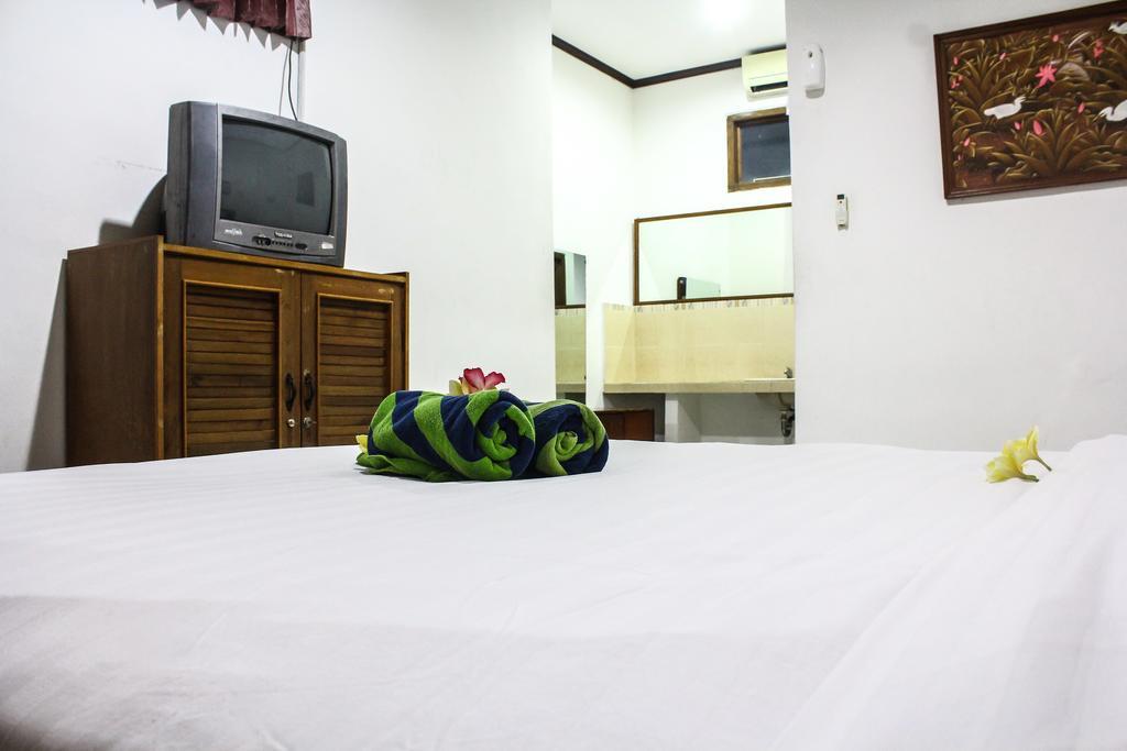 Hotel Puri Tanah Lot Kuta Lombok Buitenkant foto