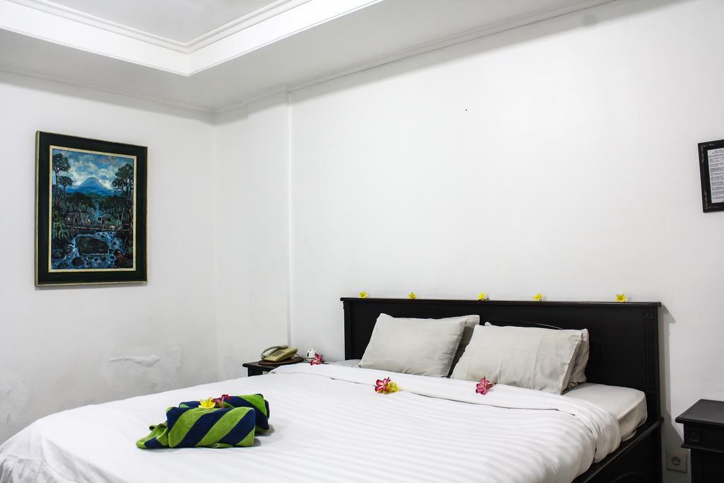 Hotel Puri Tanah Lot Kuta Lombok Buitenkant foto