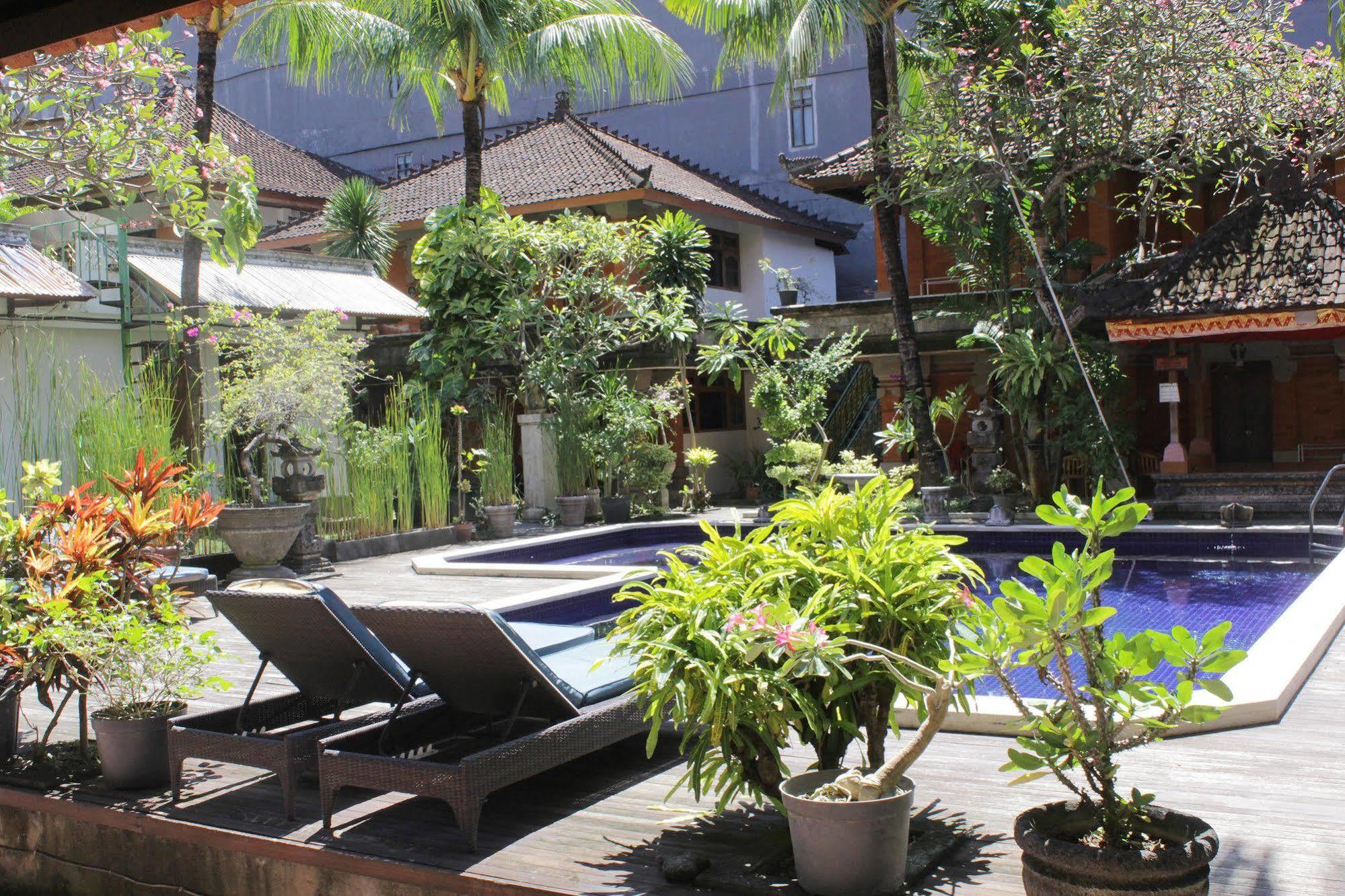 Hotel Puri Tanah Lot Kuta Lombok Buitenkant foto