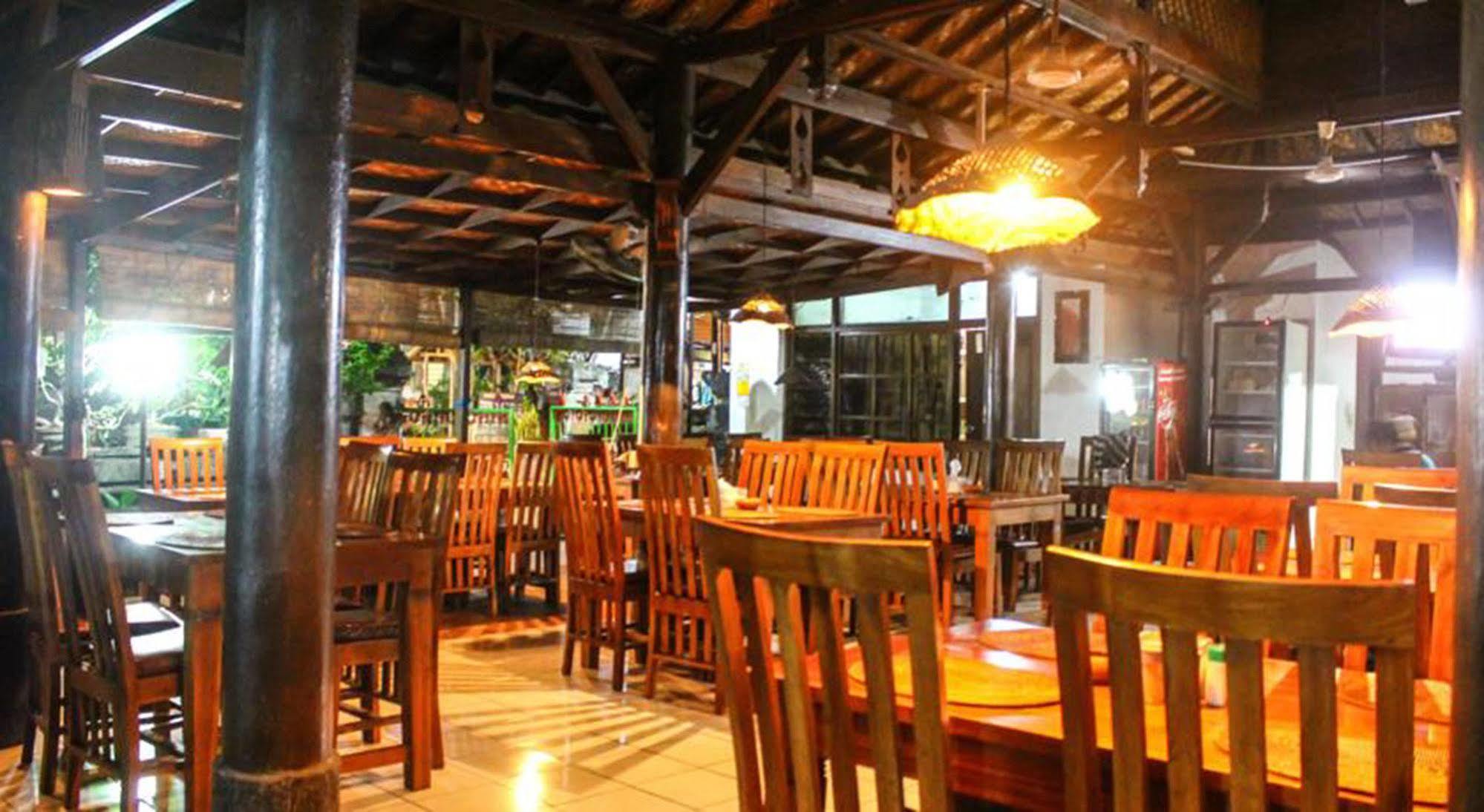 Hotel Puri Tanah Lot Kuta Lombok Buitenkant foto