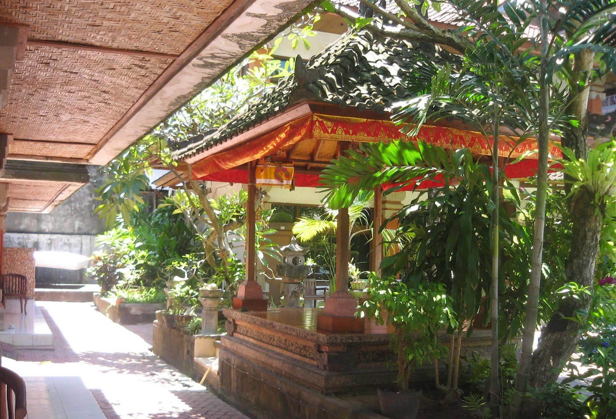 Hotel Puri Tanah Lot Kuta Lombok Buitenkant foto