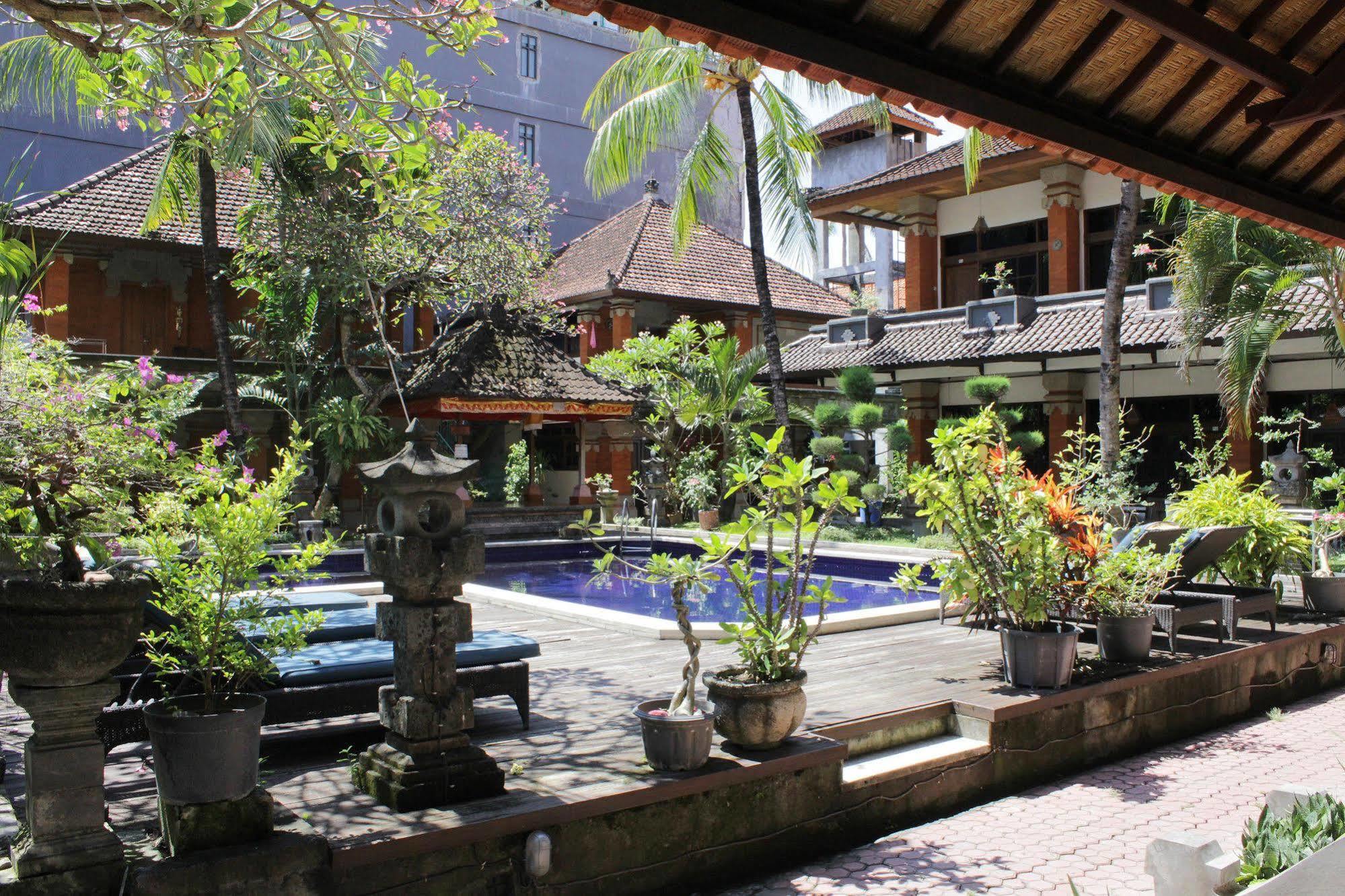Hotel Puri Tanah Lot Kuta Lombok Buitenkant foto