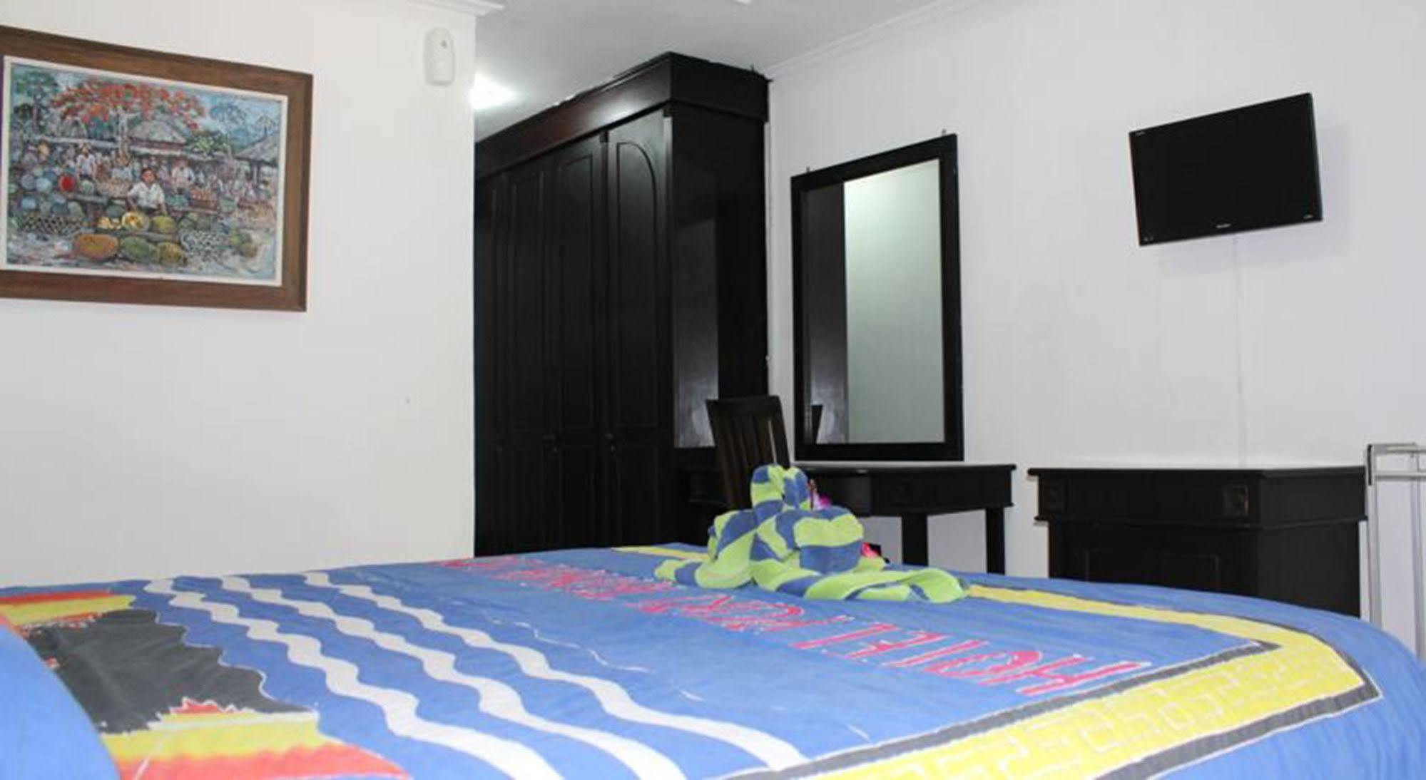 Hotel Puri Tanah Lot Kuta Lombok Buitenkant foto