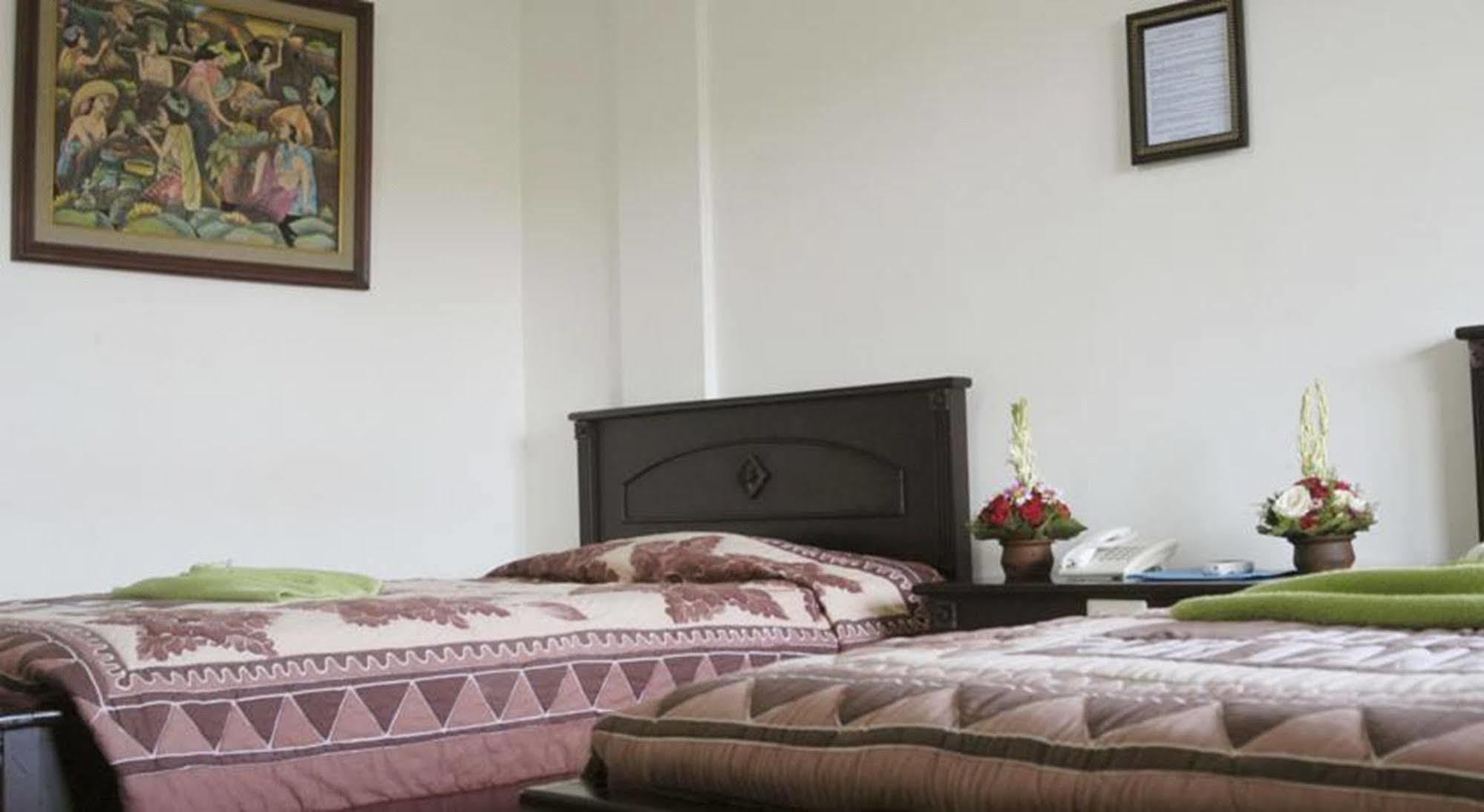 Hotel Puri Tanah Lot Kuta Lombok Buitenkant foto